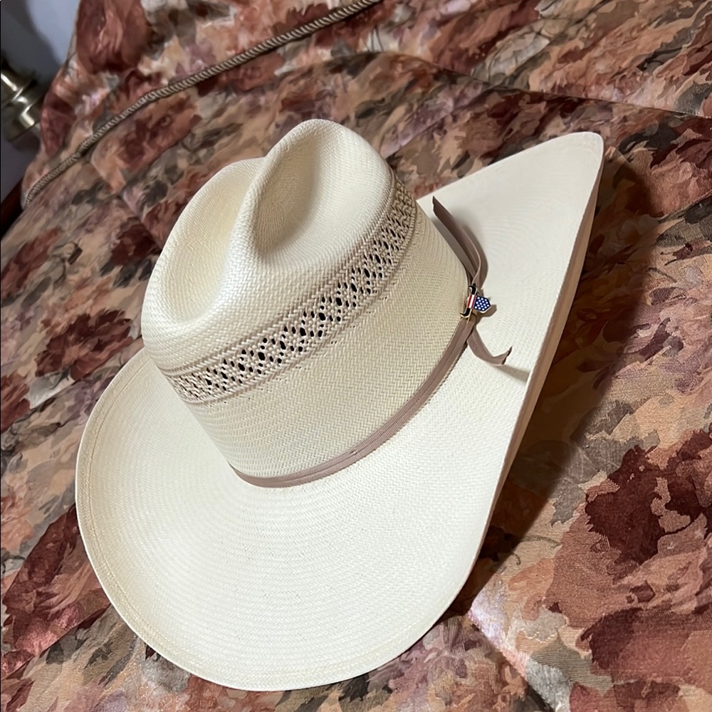 Cream Western-Style Hat with Pinched Crown and Decorative Hatband Like new 7 1/8